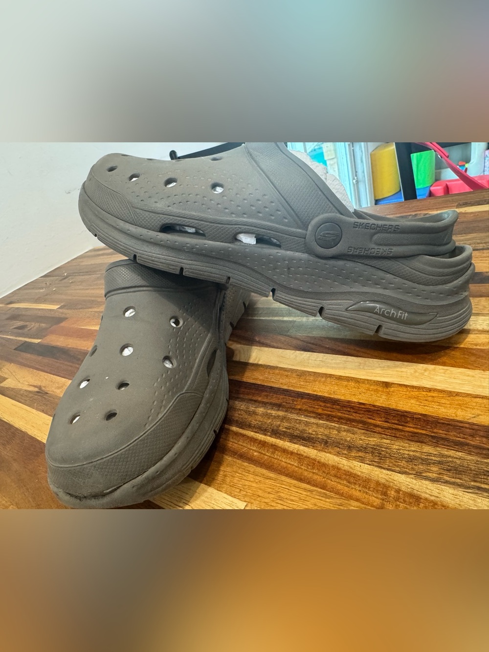 Sketchers Foamies Arch Fit Valiant Brown Clogs Size 10